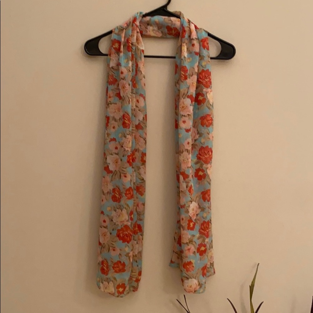 EUC Charming Charlie’s multi color scarf